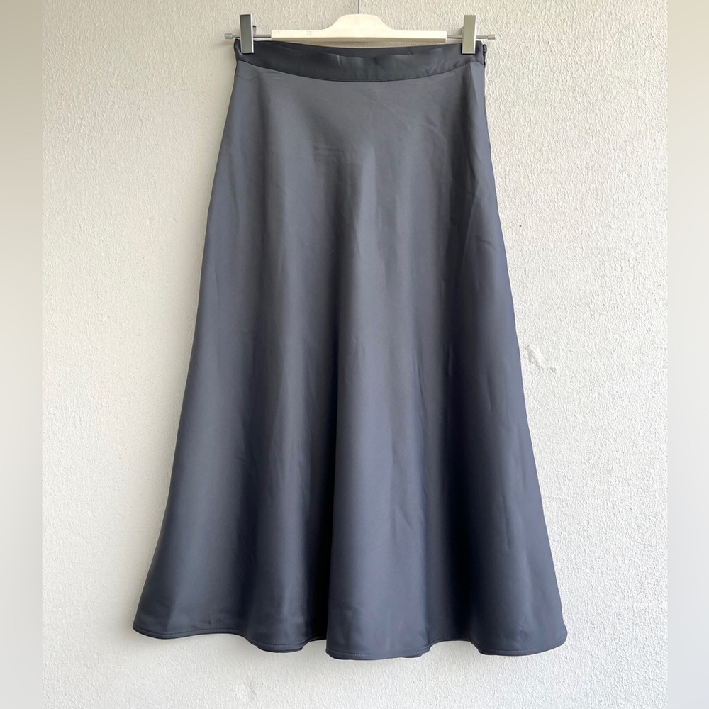 H&M | NWOT Satin Midi Skirt